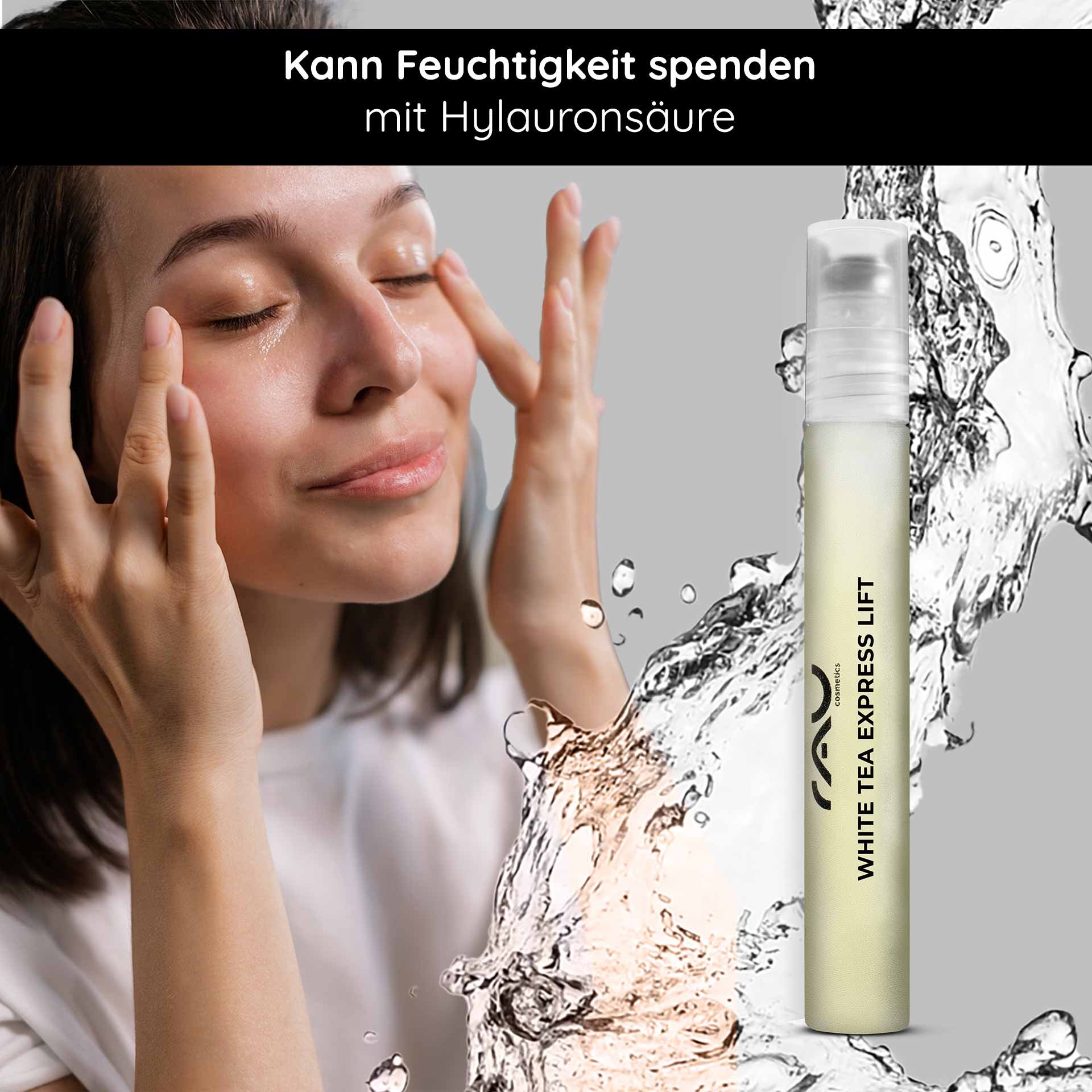 Donna con gli occhi chiusi che utilizza il trattamento viso con RAU Cosmetics White Tea Express Lift Roll-On per idratare e ridurre le rughe, circondata da spruzzi d'acqua.