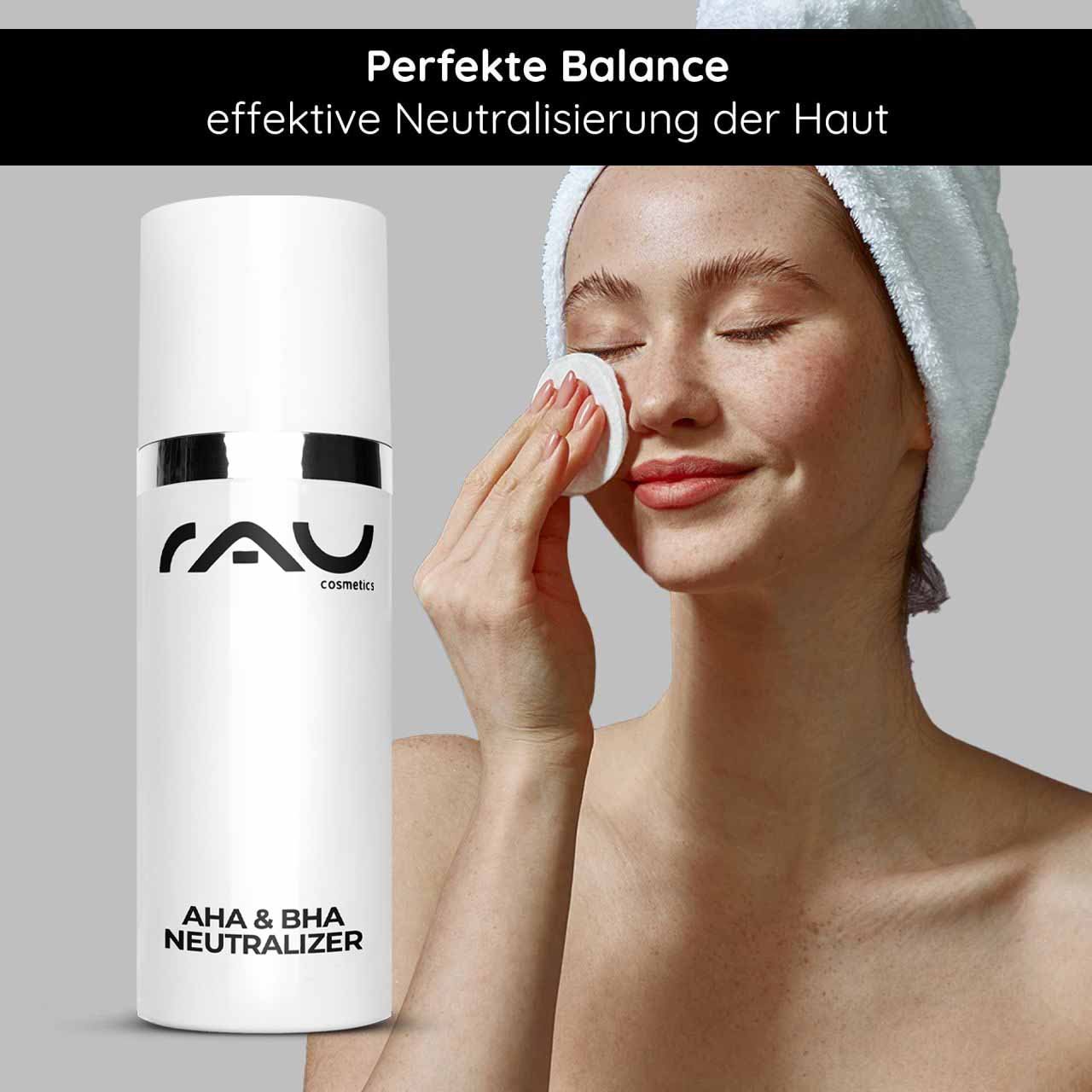 AHA & BHA Neutralizer di RAU Cosmetics, donna che applica il prodotto per la cura della pelle sul viso, favorendo un'efficace neutralizzazione della pelle e il ripristino dell'equilibrio del pH.
