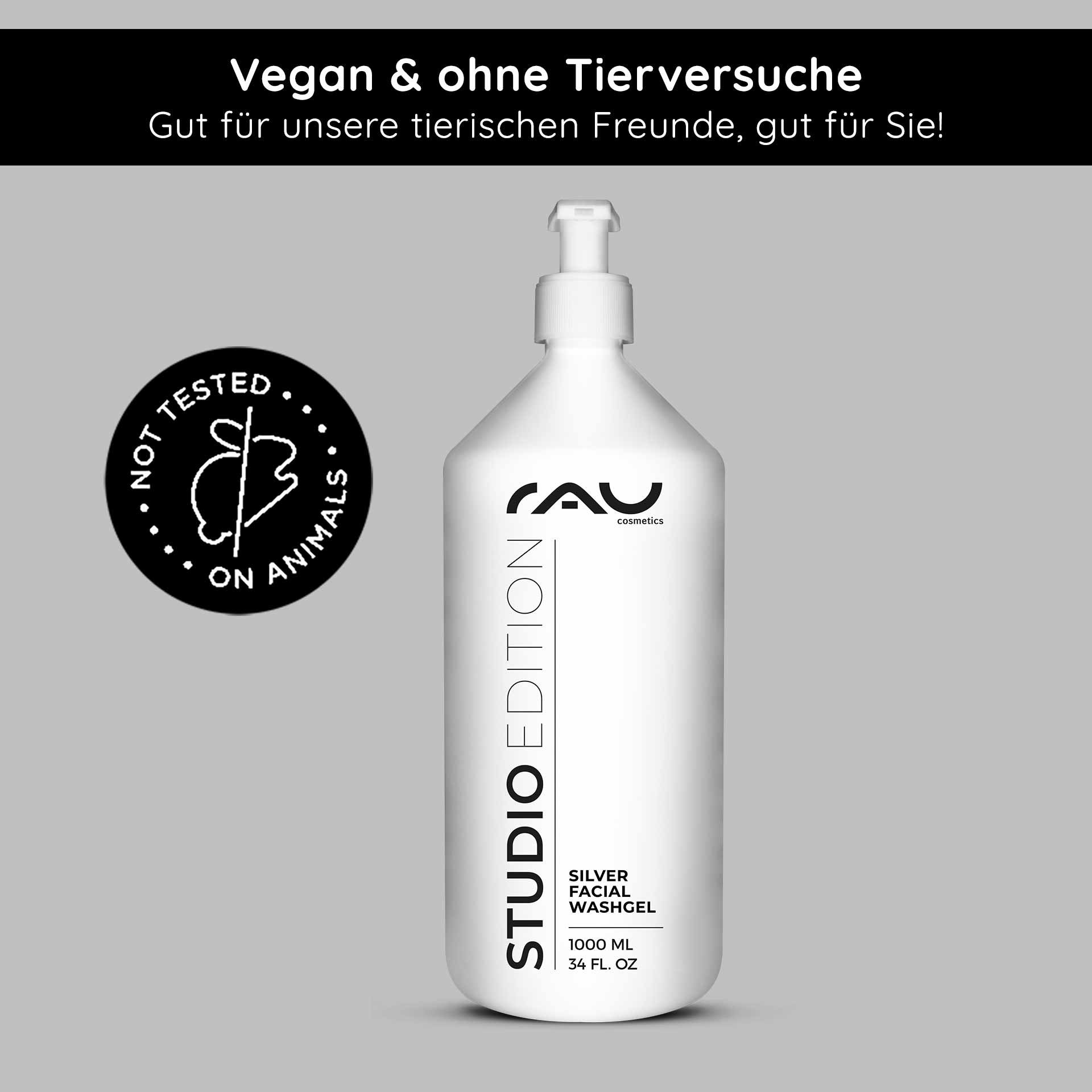 RAU Cosmetics Silver Facial Washgel in einer 1000-ml-flacone con Pumpspender, del Aufschrift „Studio Edition“ e dem Cruelty-Free-Logo „Not Tested on Animals“ unterstreicht la veganen e tierfreundlichen Eigenschaften.