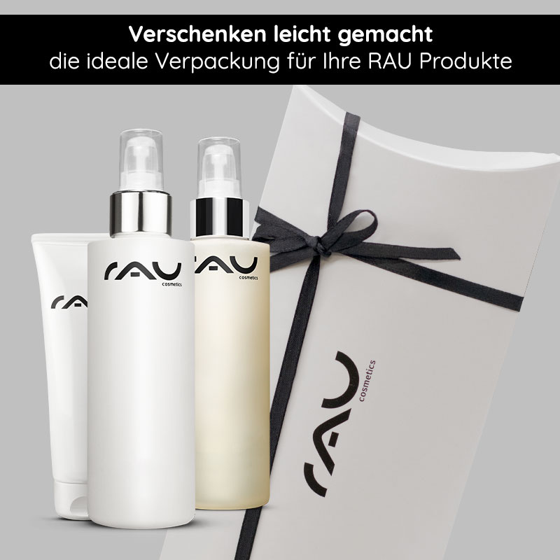 Scatola regalo "Pillow" con fiocco nero Geschenkverpackung "Kissen" mit schwarzer Schleife und RAU Cosmetics Produkten, ideal für besondere Anlässe und Geschenke.